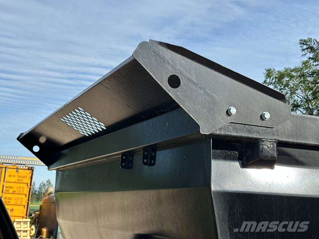 Humus 23CT Black Edition Demo trailer Remolques con caja de volteo