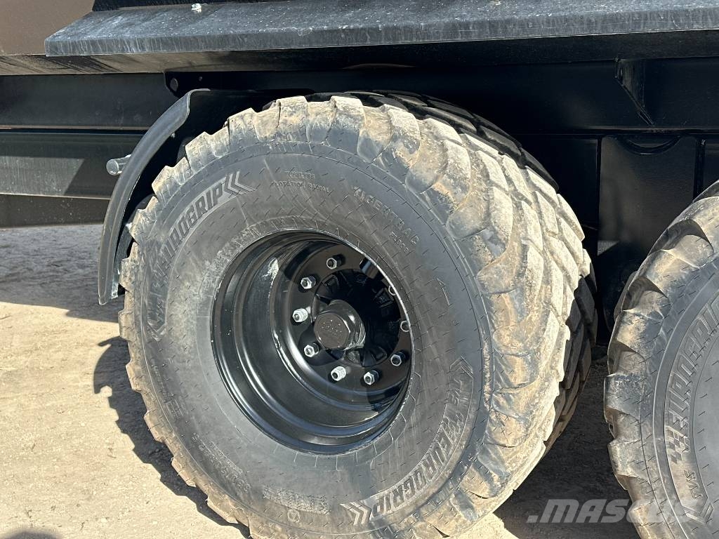 Humus 23CT Black Edition Demo trailer Remolques con caja de volteo