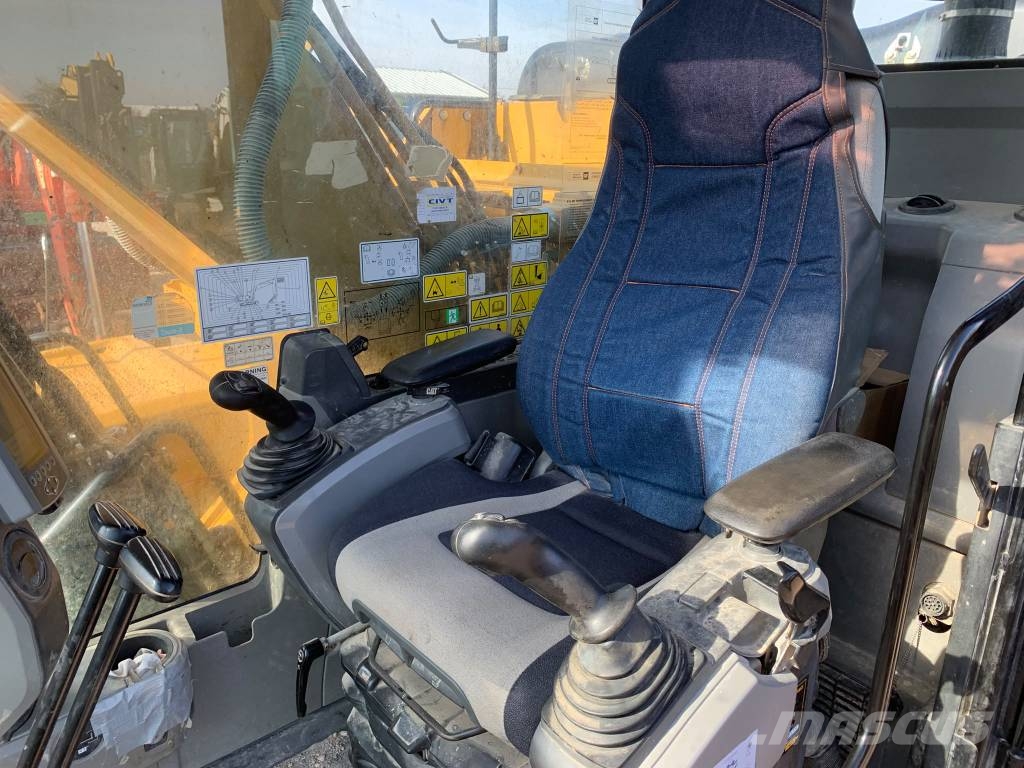 CAT 320 FL Bandgrävare