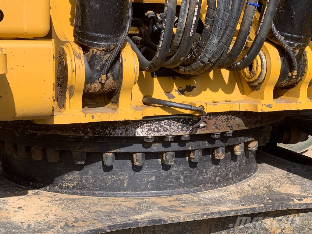 CAT 320 FL Bandgrävare