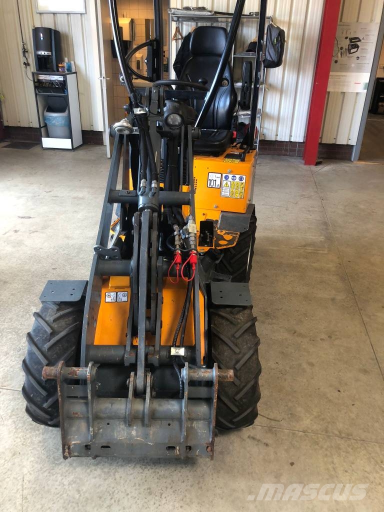 GiANT G 1200 Çok amaçlı yükleyiciler