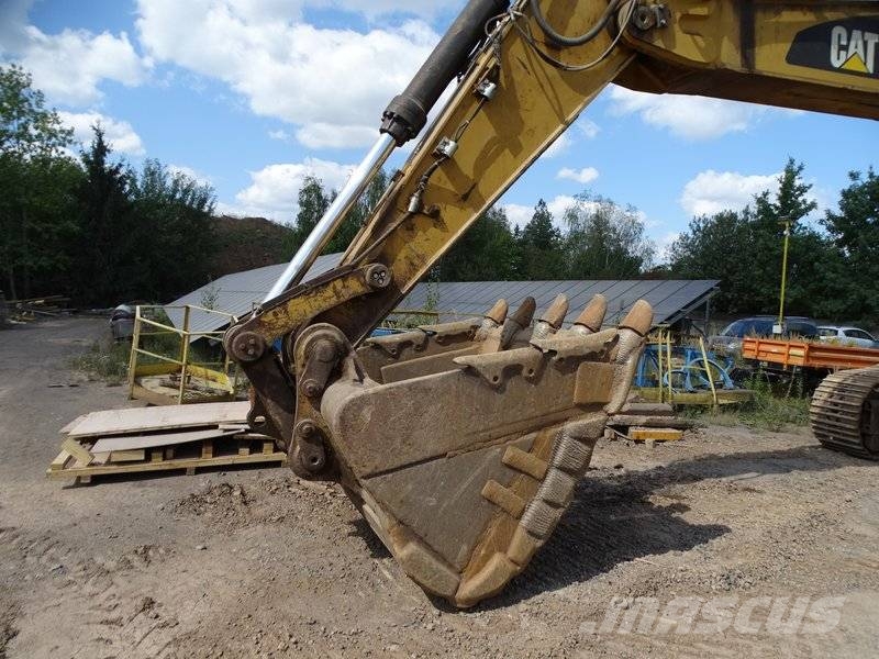 CAT 352 F Telakaivukoneet