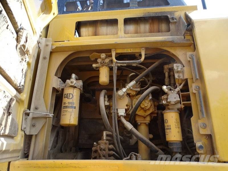 CAT 352 F Telakaivukoneet
