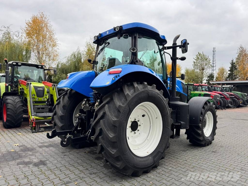 New Holland T7.200 RangeCommand Traktori