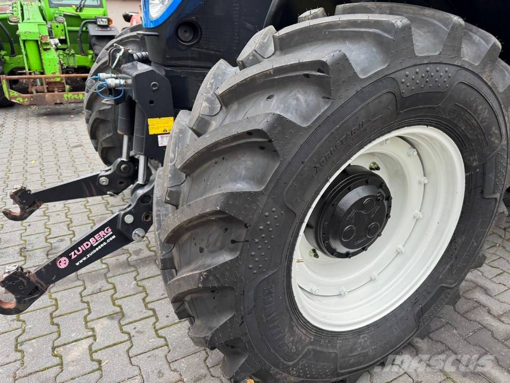 New Holland T7.200 RangeCommand Traktori