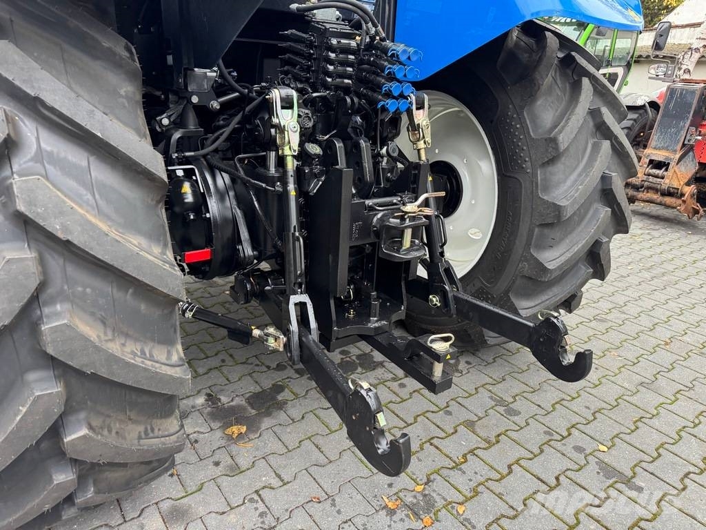 New Holland T7.200 RangeCommand Tractors