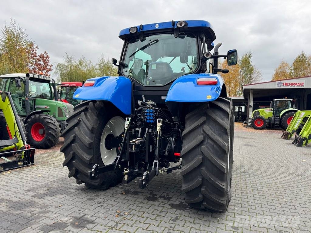 New Holland T7.200 RangeCommand Traktori