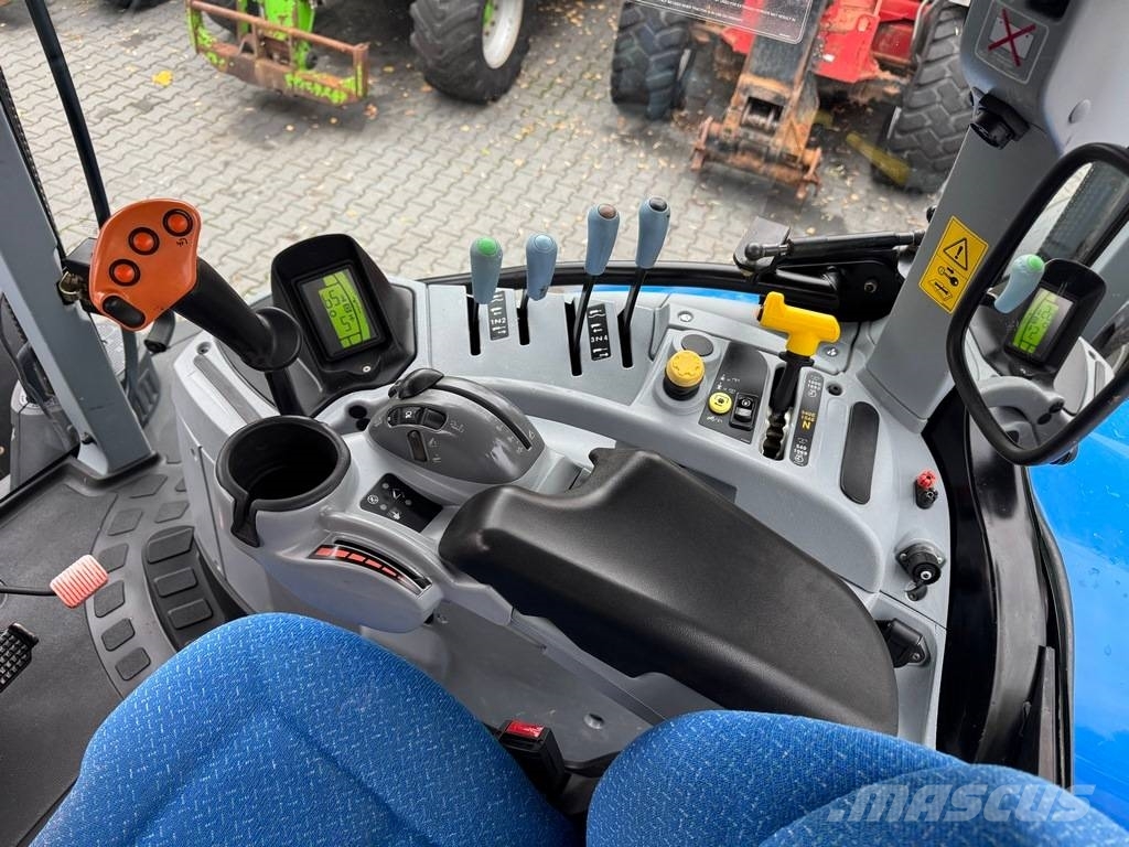 New Holland T7.200 RangeCommand Tractors