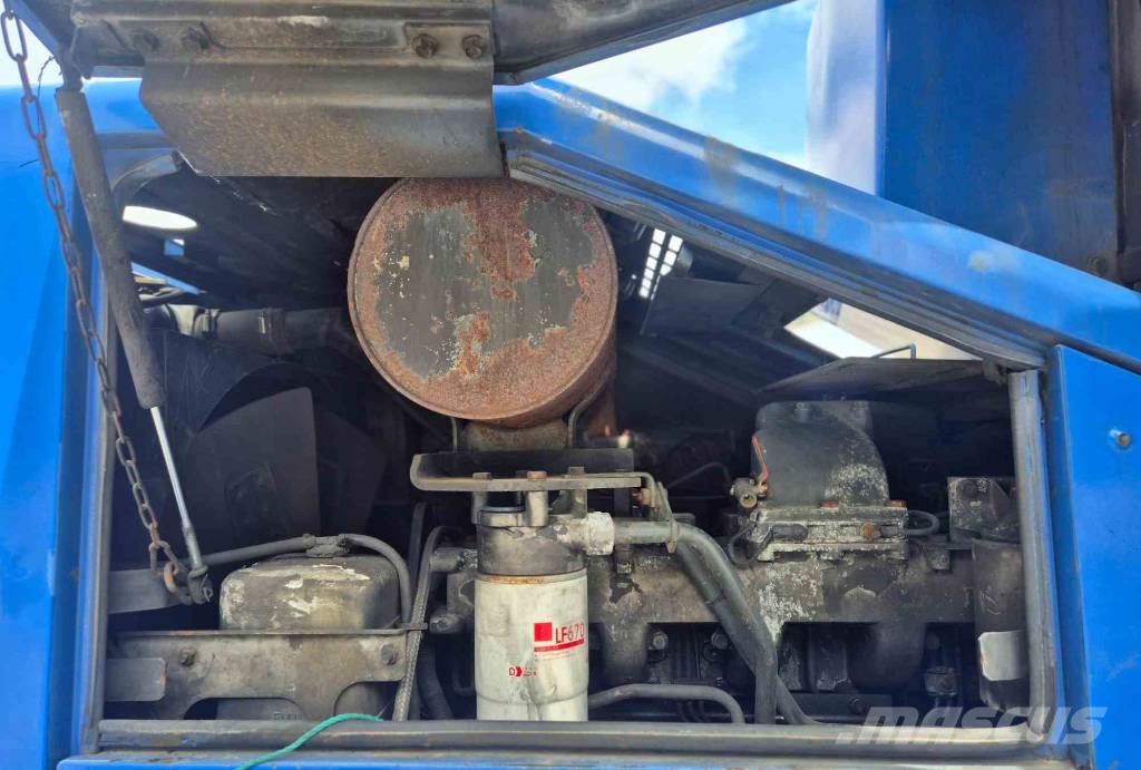 Komatsu LW 250-5 رافعات الطرق الوعرة