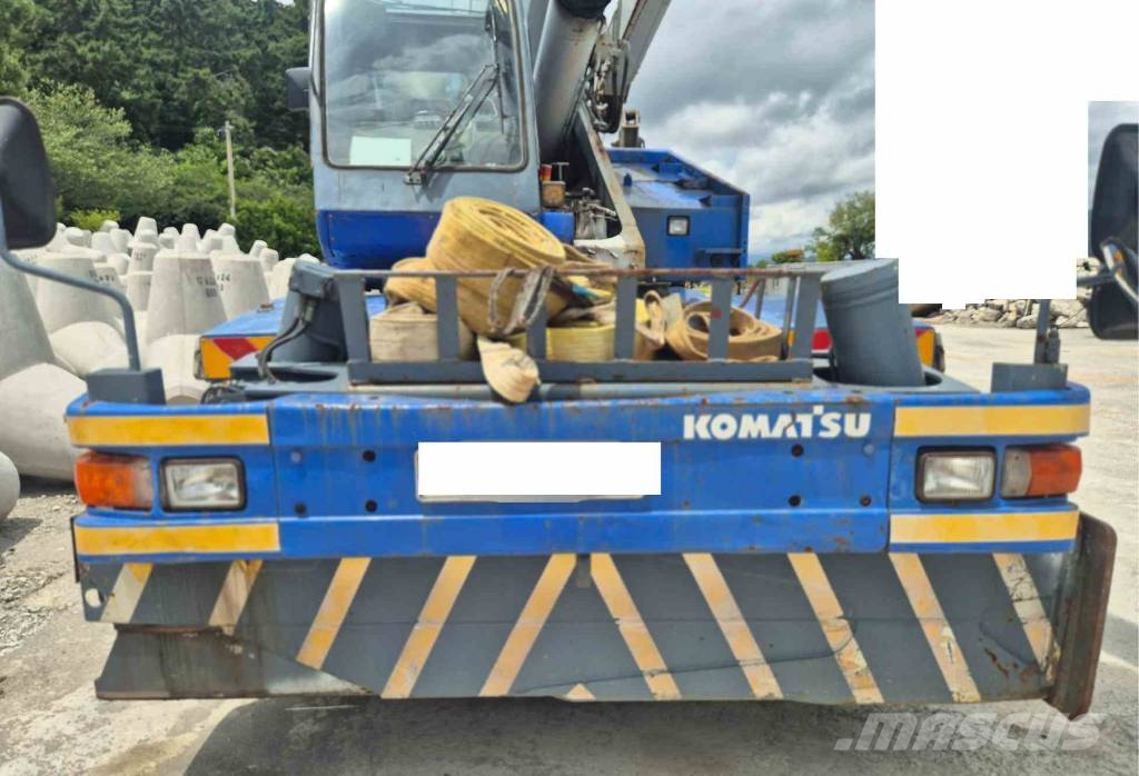 Komatsu LW 250-5 رافعات الطرق الوعرة