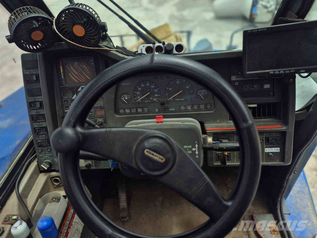 Komatsu LW 250-5 رافعات الطرق الوعرة