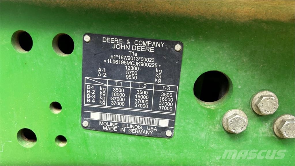 John Deere 6195M Tractors