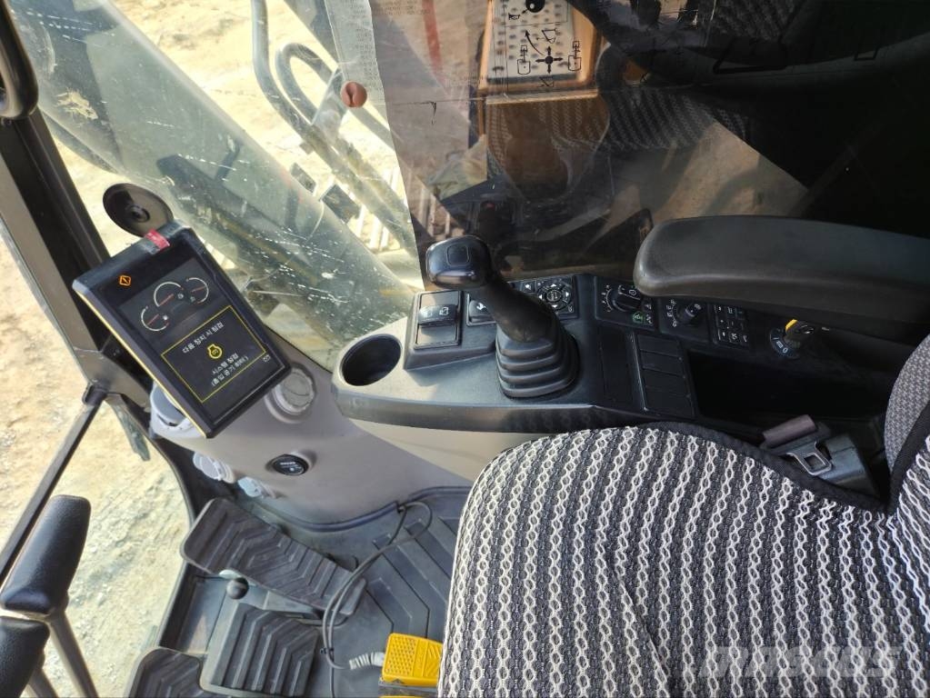 Volvo EC 300 E 대형 굴삭기 29톤 이상