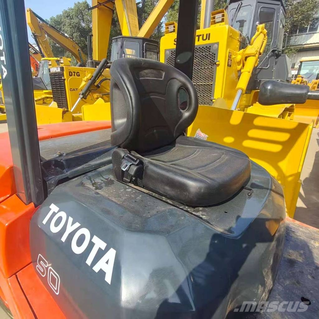Toyota 50 مناولات متداخلة