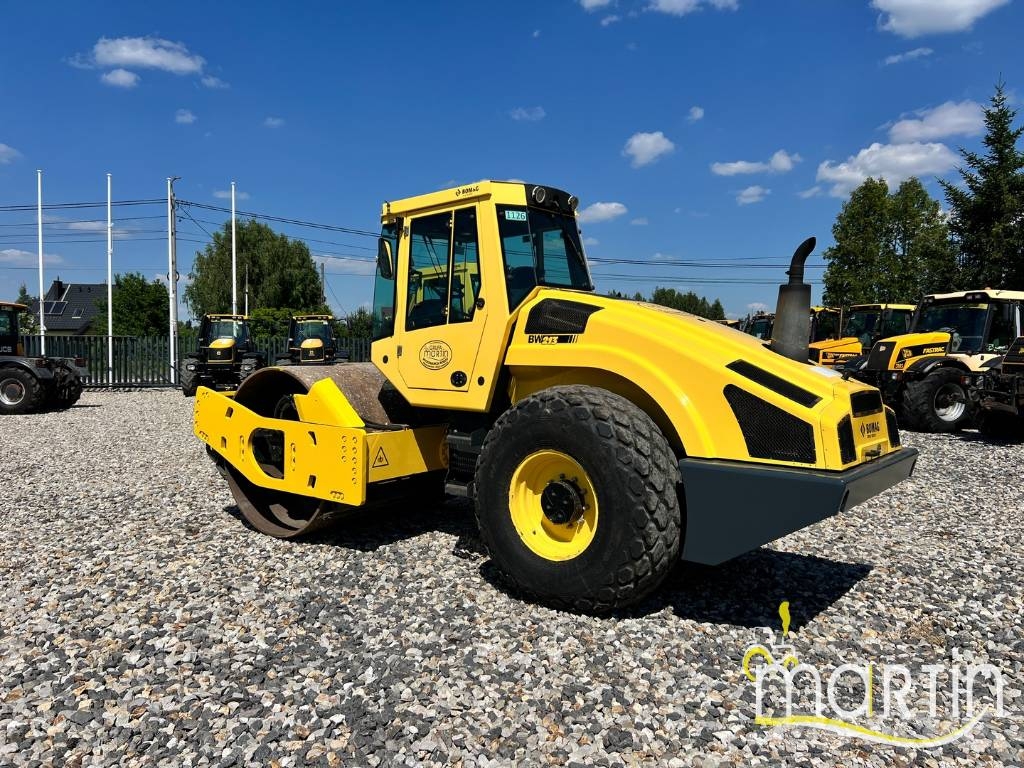 Bomag BW 213 D H-4 Enkelt tromle