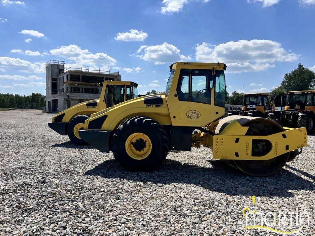 Bomag BW 213 D H-4 Enkelt tromle