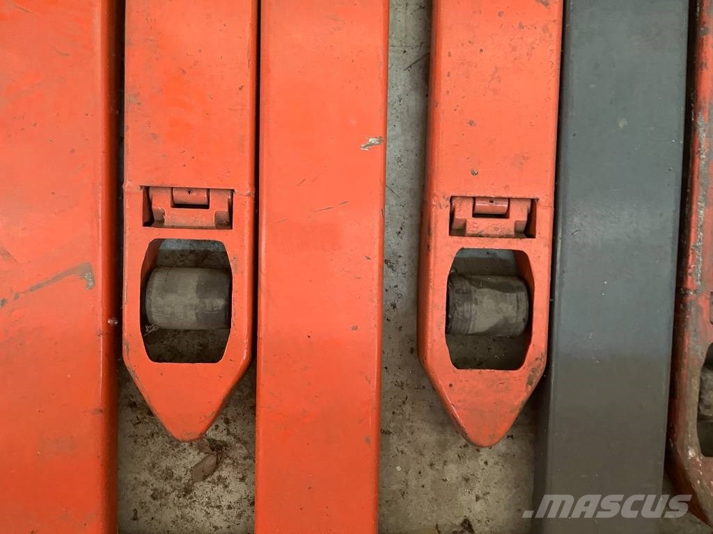 Linde T16 /360/ (SHORT) V-1978 OB Apiladores eléctricos autopropulsados