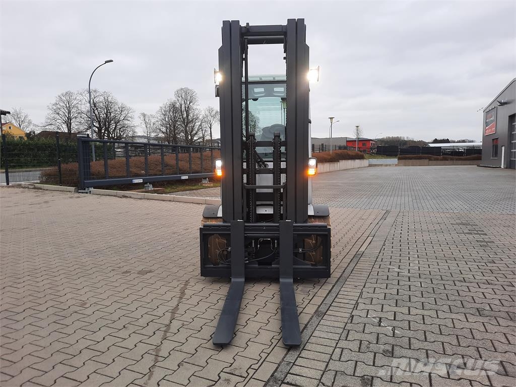 Still RX60-50/600 Electric forklifts