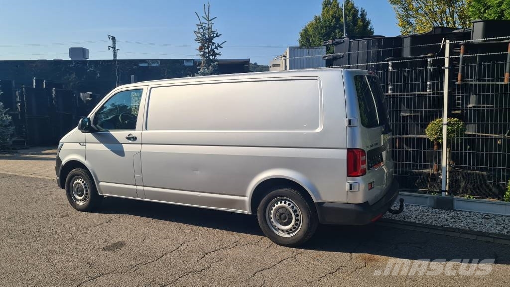 Volkswagen T5 2.0 TDI, Kasten, Werkstattschränke, Klima, AHK Kapali kasa kamyonetler