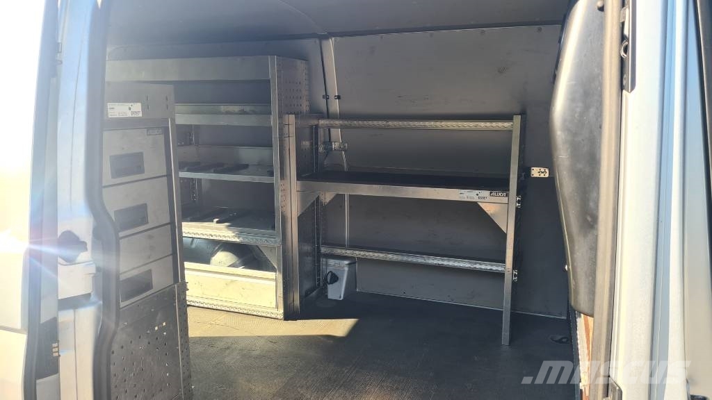 Volkswagen T5 2.0 TDI, Kasten, Werkstattschränke, Klima, AHK Kapali kasa kamyonetler