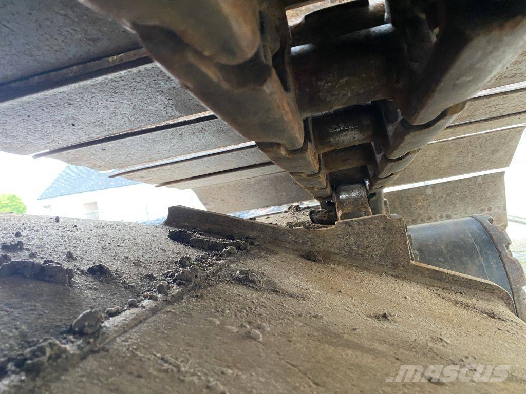 Hitachi ZX 225 USR LC-3 حفارات زحافة