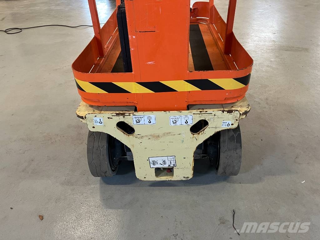 JLG 1230 ES Jarbolne penjajuće platforme