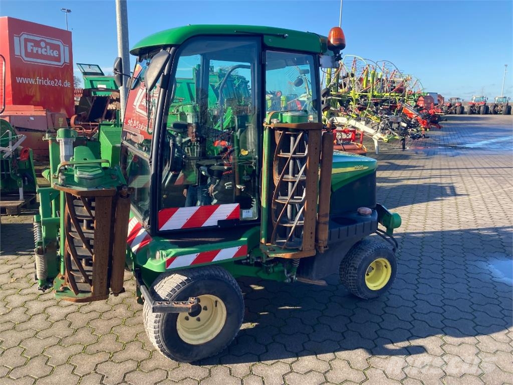John Deere 1905 Ride On 曳引機