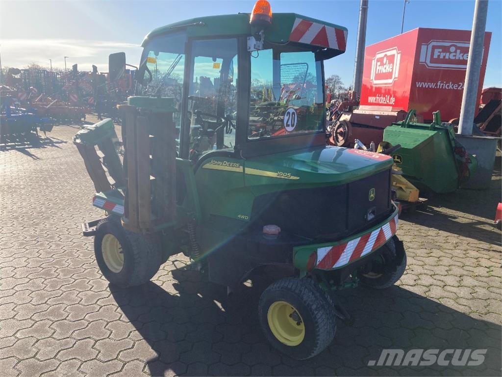 John Deere 1905 Ride On 曳引機