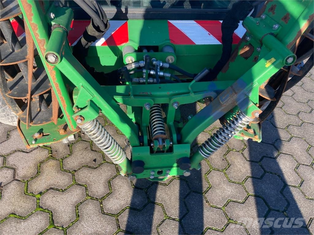 John Deere 1905 Ride On 曳引機