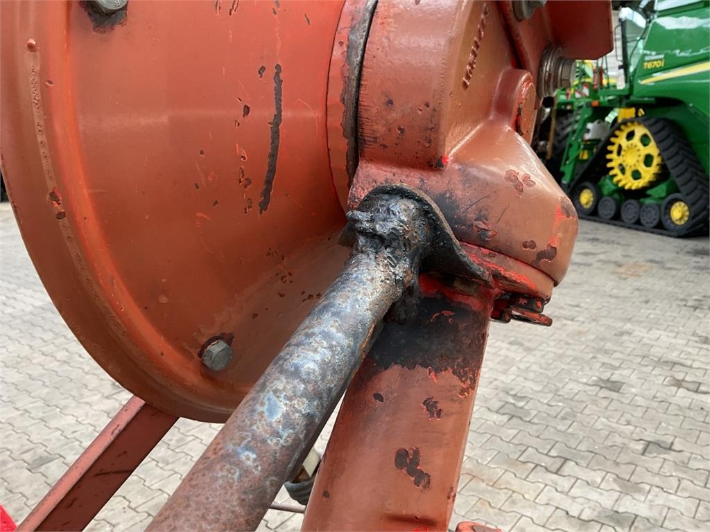 Kuhn GF 5000 مكابس وميبسات التبن