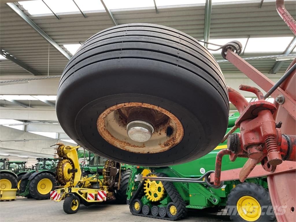 Kuhn GF 5000 مكابس وميبسات التبن