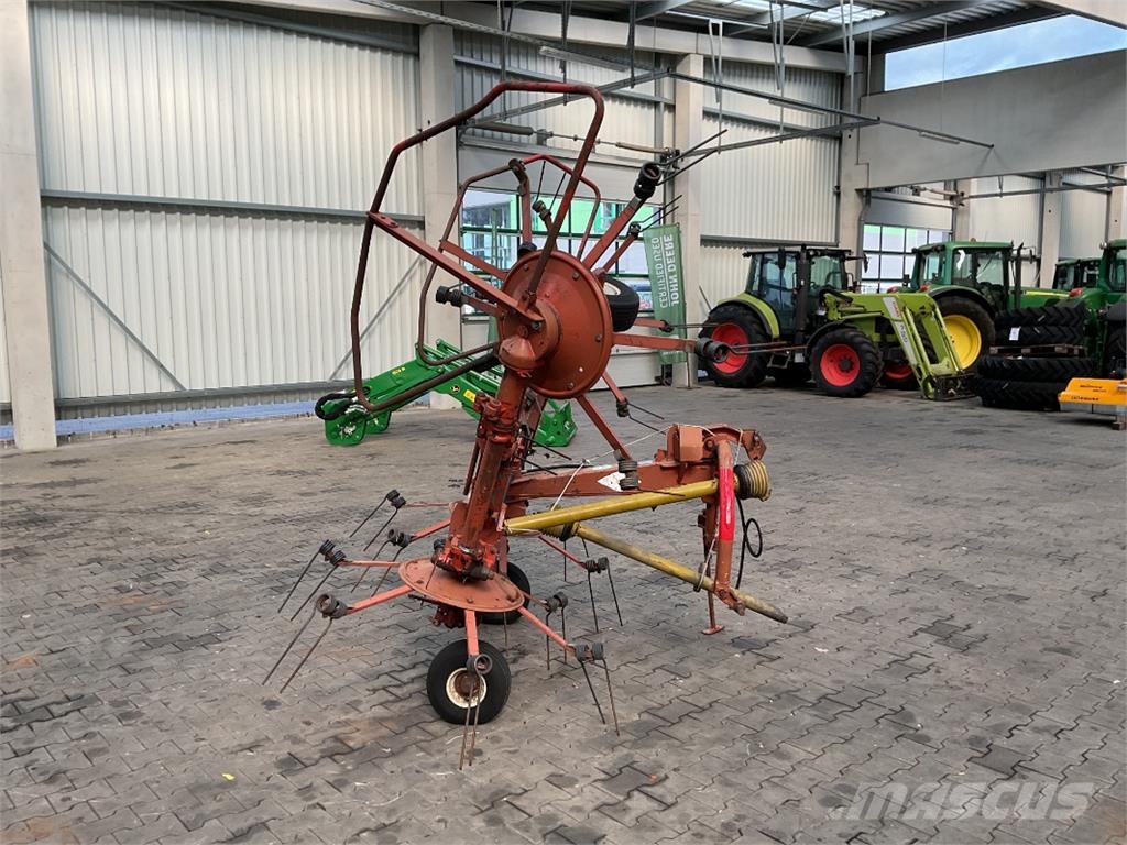Kuhn GF 5000 مكابس وميبسات التبن
