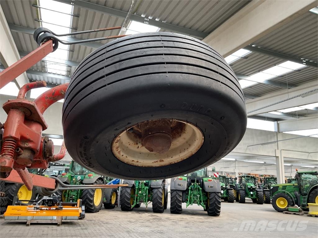 Kuhn GF 5000 مكابس وميبسات التبن