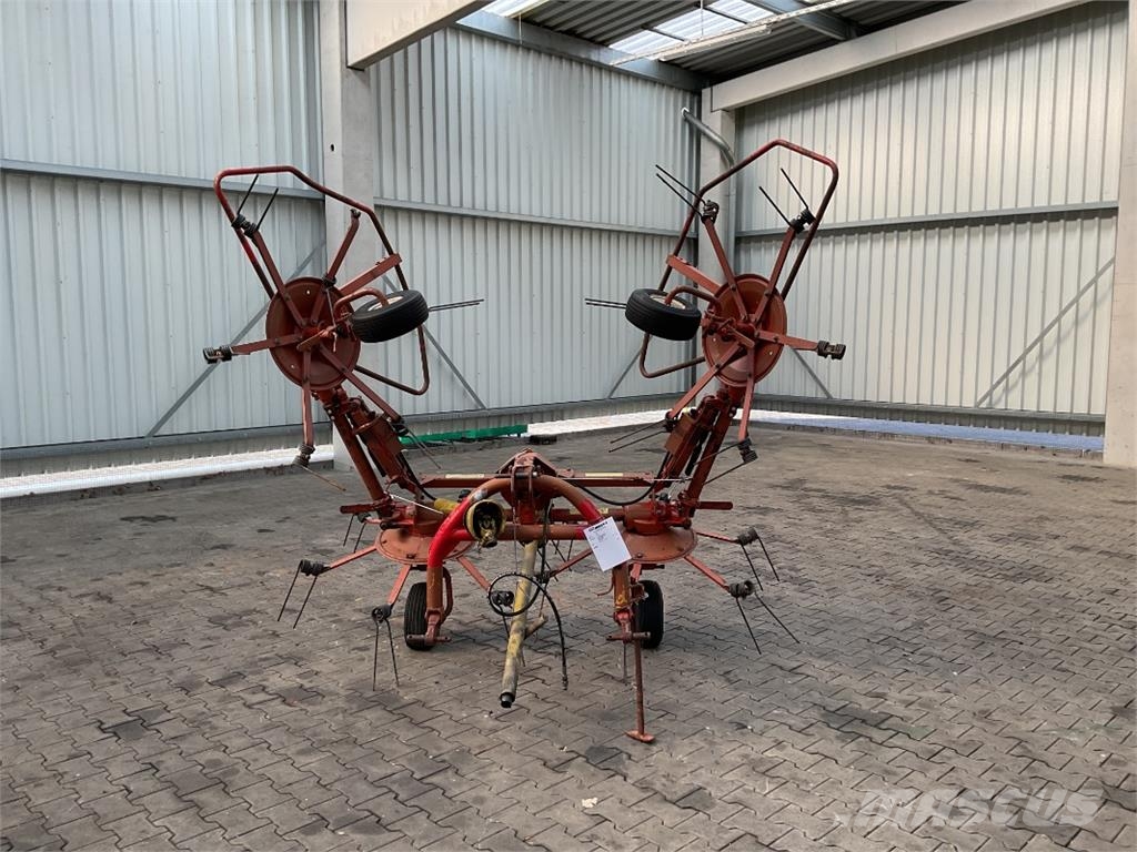 Kuhn GF 5000 مكابس وميبسات التبن