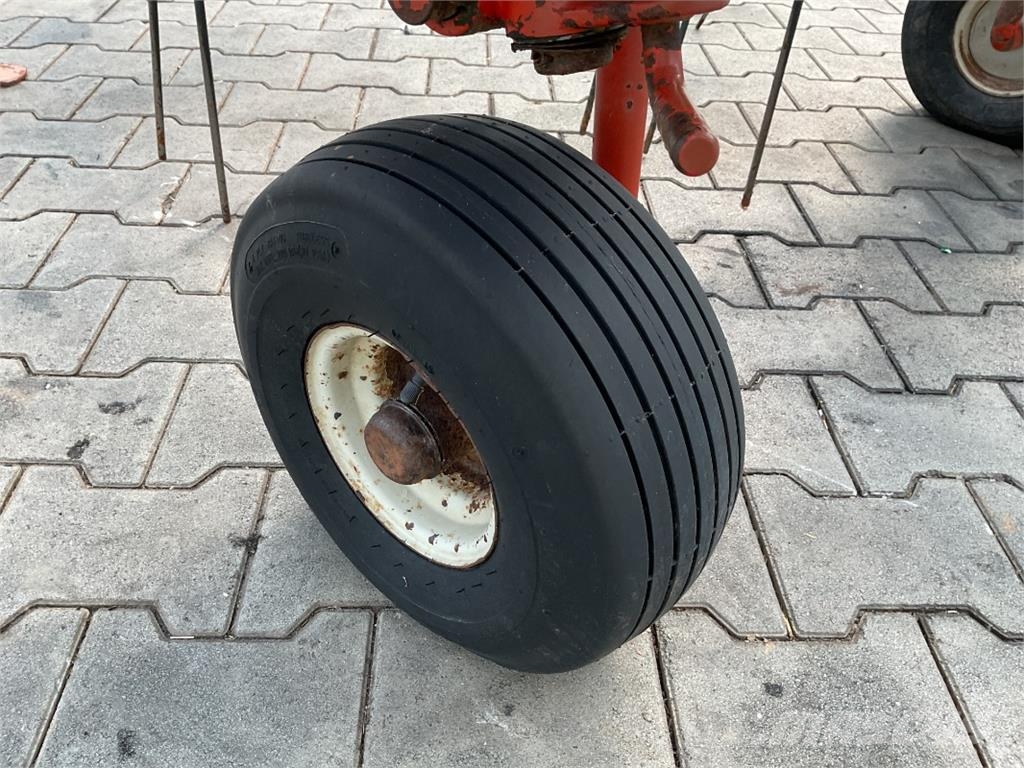 Kuhn GF 5000 مكابس وميبسات التبن