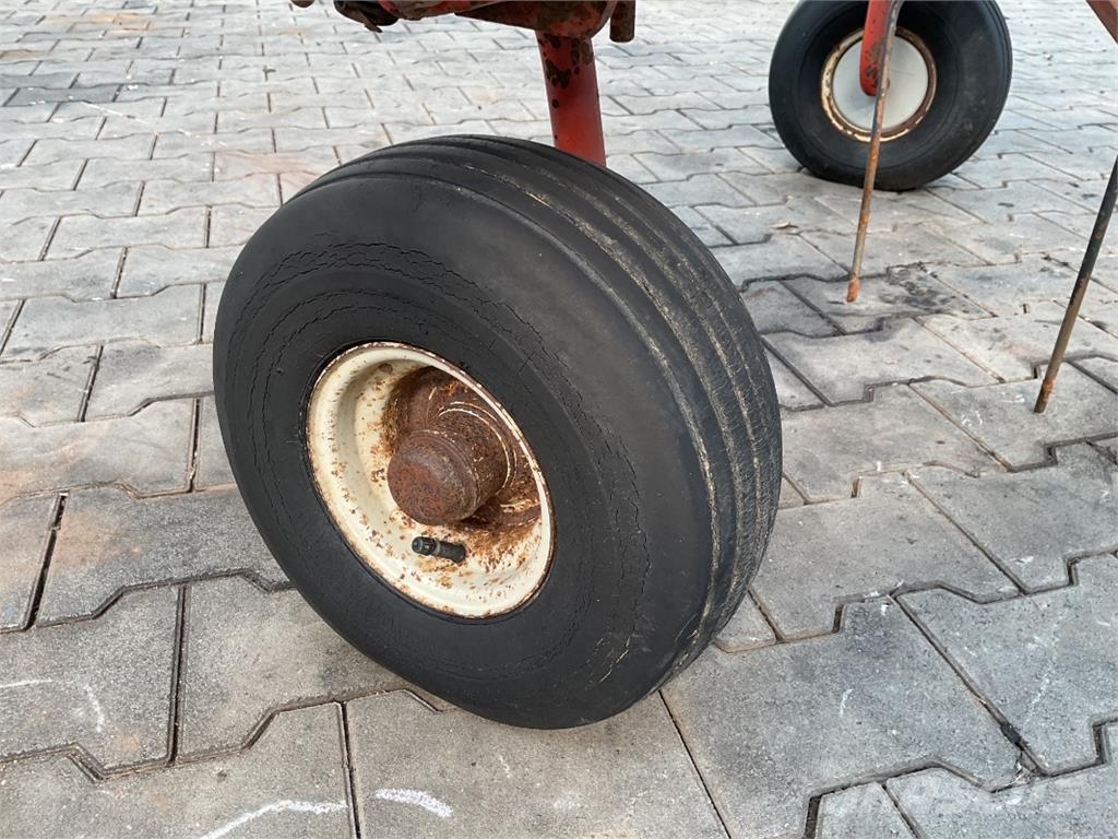 Kuhn GF 5000 مكابس وميبسات التبن