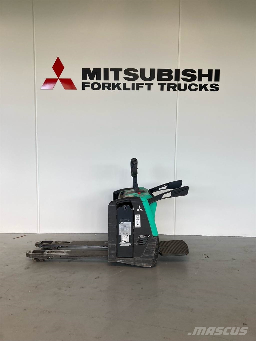 Mitsubishi PBV20N3 平台运输车