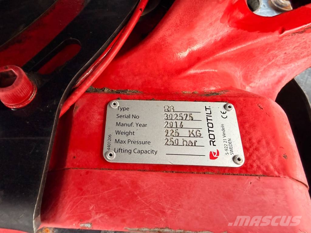 Volvo ECR 235 E Telakaivukoneet