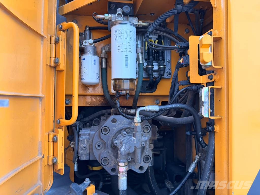 Volvo ECR 235 E Telakaivukoneet