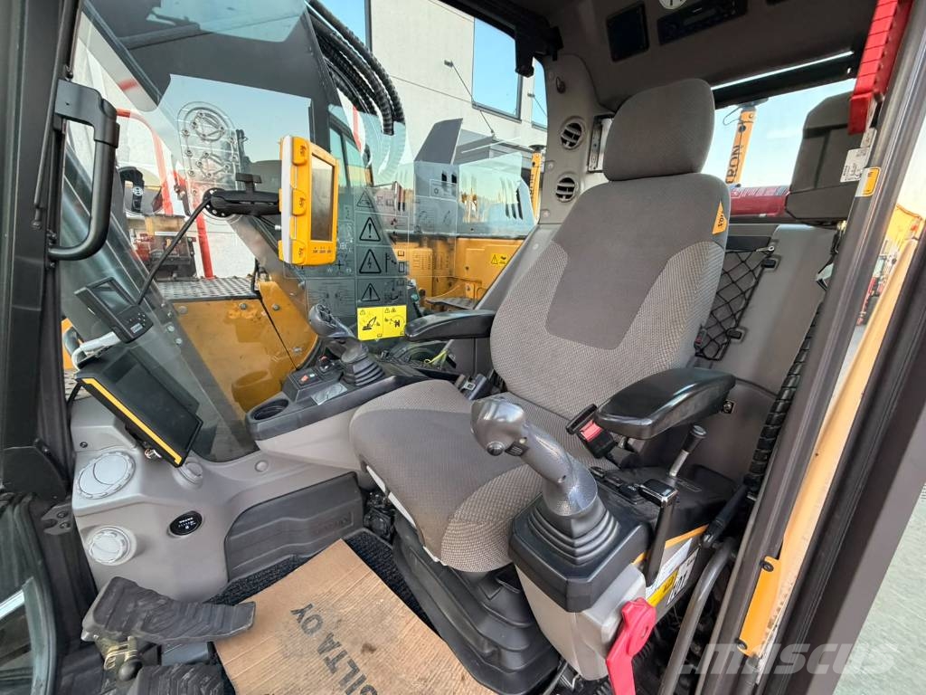 Volvo ECR 235 E Telakaivukoneet