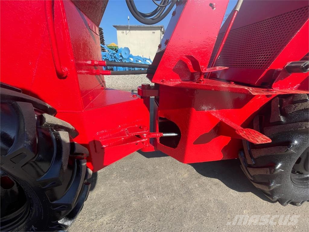 Weidemann 1302 Neuer Preis! لوادر وحفارات أمامية