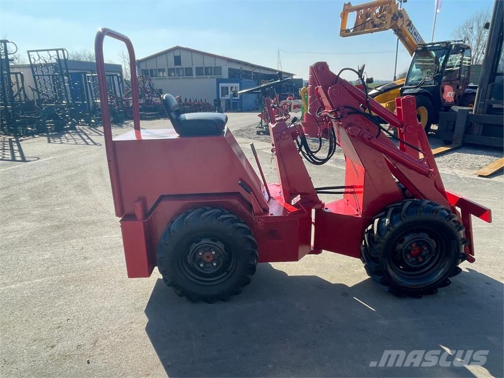 Weidemann 1302 Neuer Preis! لوادر وحفارات أمامية