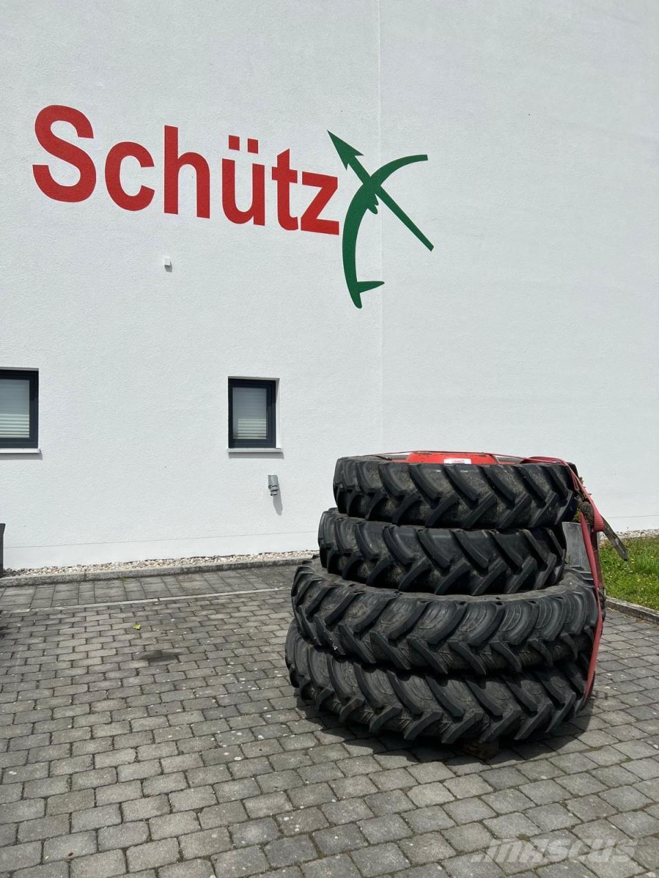 Fendt Pflegeräder 2,25m Spur Fendt 720/820 Other tractor accessories