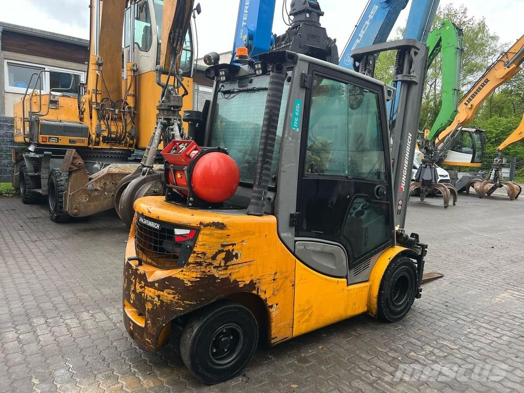 Jungheinrich TFG 435 S LPG forklifts