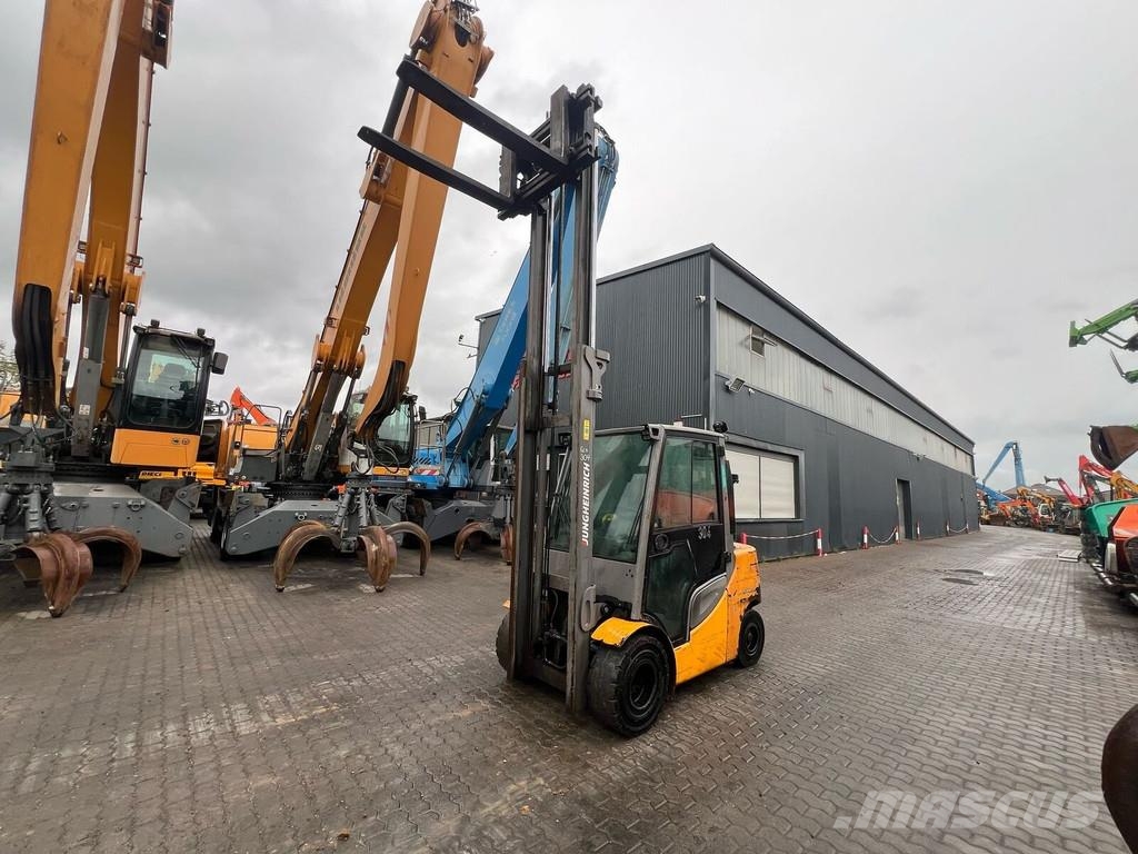 Jungheinrich TFG 435 S LPG forklifts