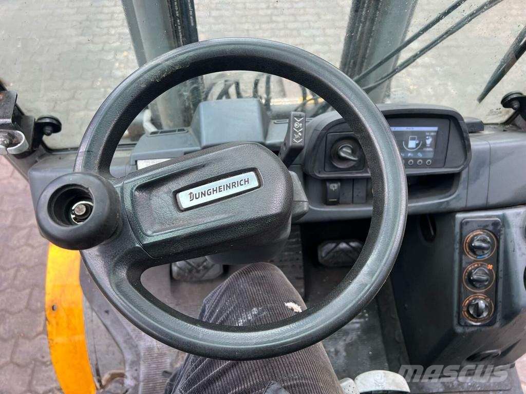 Jungheinrich TFG 435 S LPG forklifts