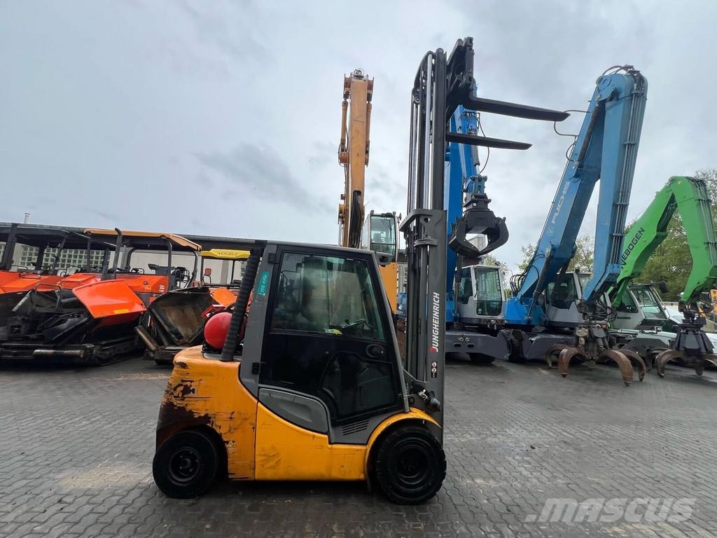 Jungheinrich TFG 435 S LPG forklifts