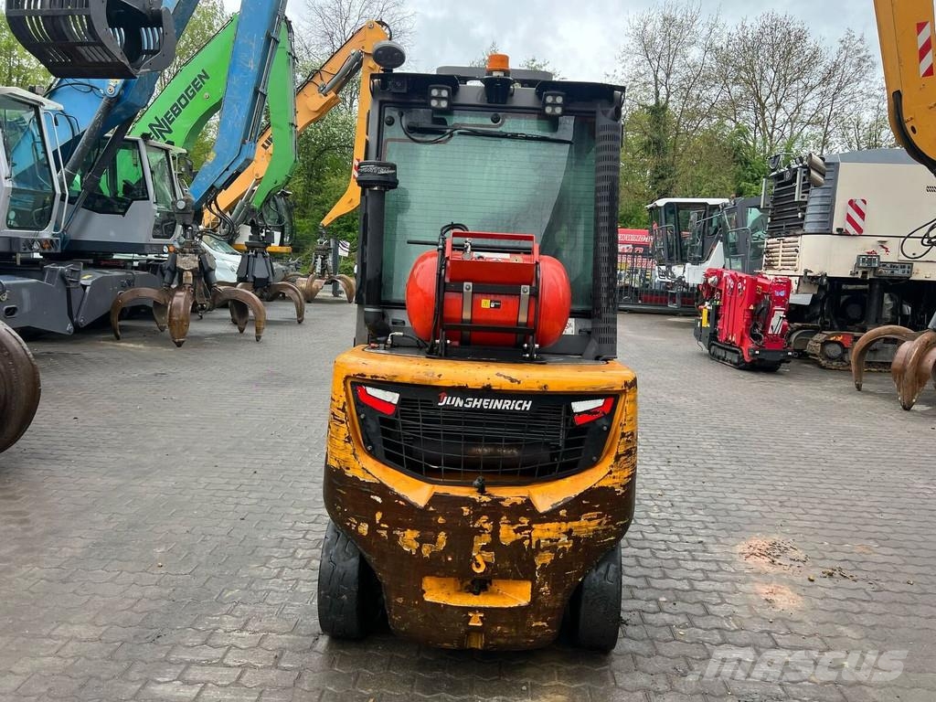 Jungheinrich TFG 435 S LPG forklifts