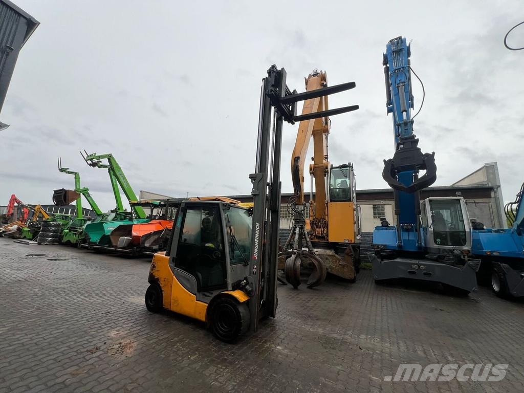 Jungheinrich TFG 435 S LPG forklifts
