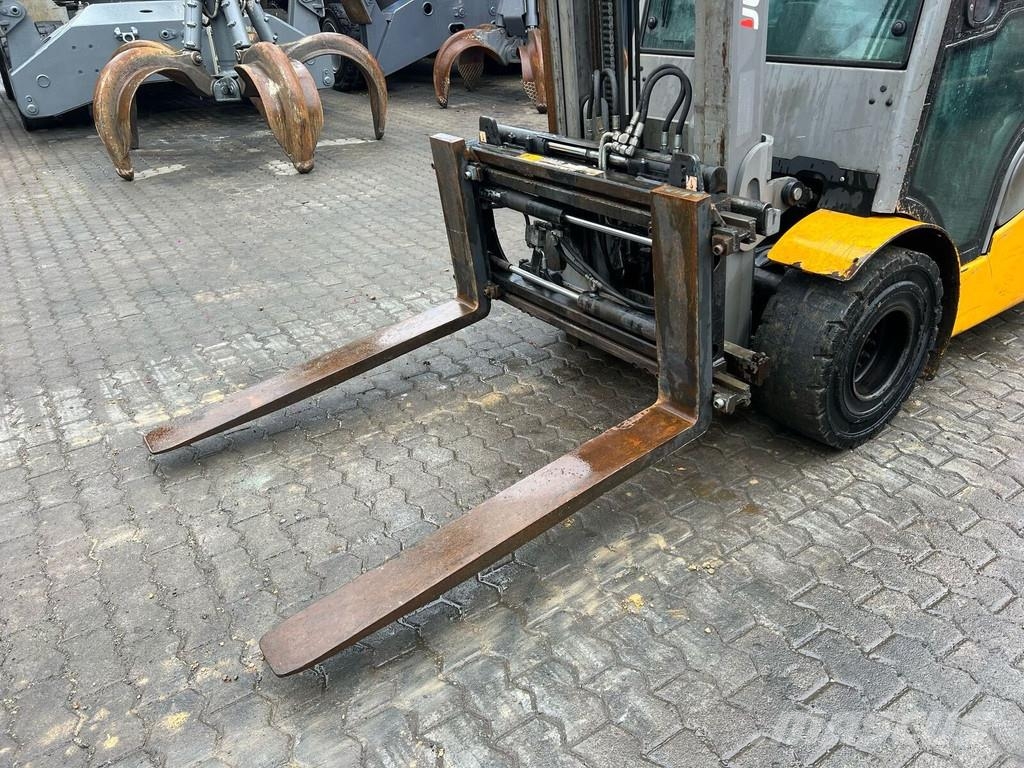 Jungheinrich TFG 435 S LPG forklifts